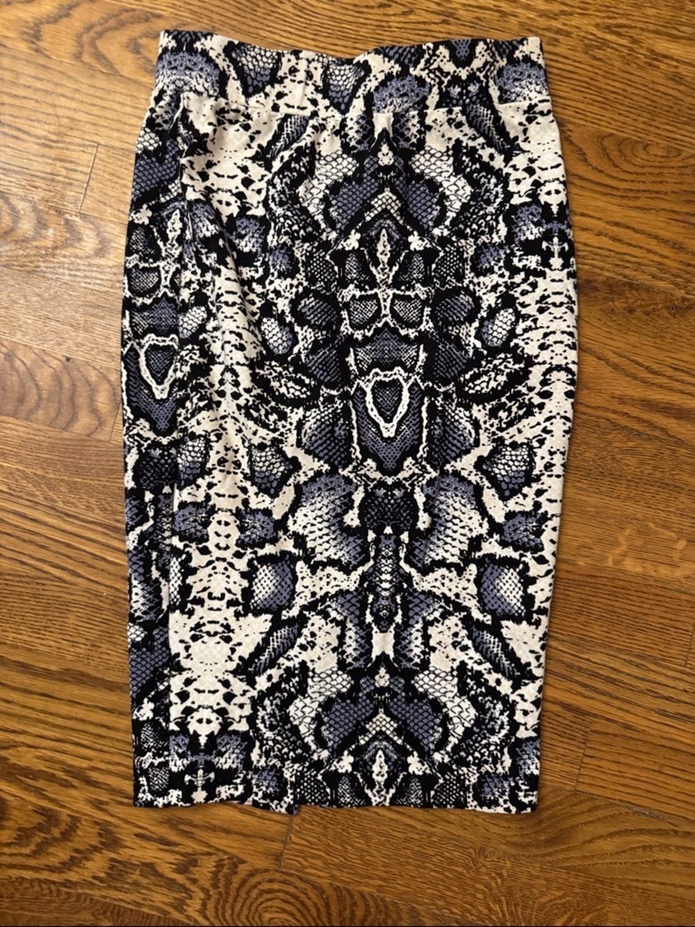 Gianni Bini Black & White Snake-Pattern Pencil Skirt size Small